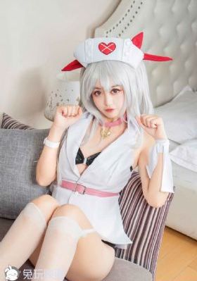 两个女人诱惑